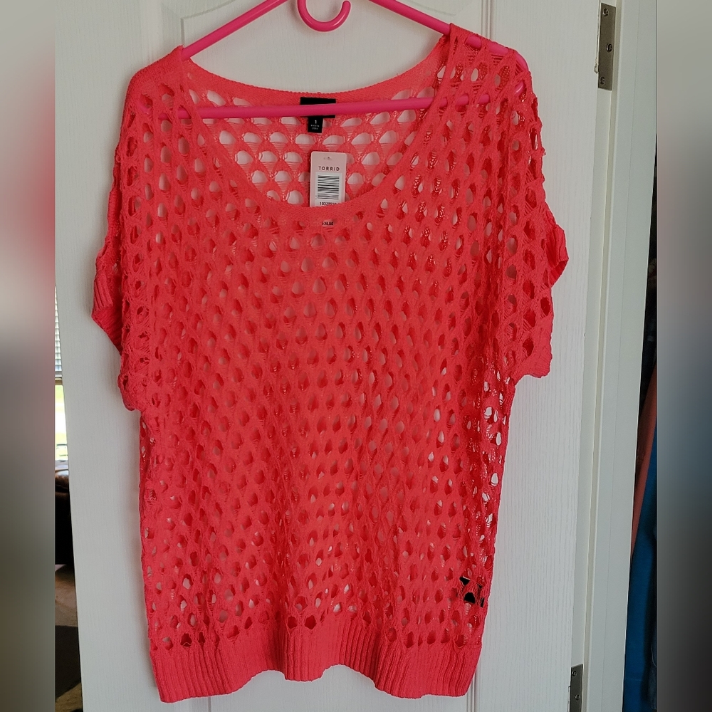 Torrid open stitch crochet mesh knit top. NWT PLUS SIZE 1X. stretchy